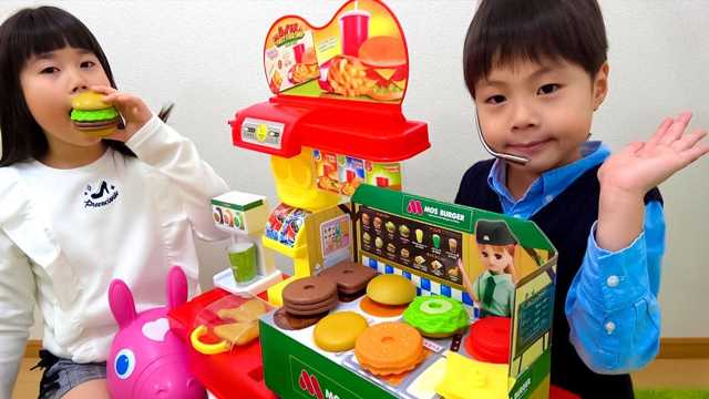 Cooking video: How to make delicious food with toy utensils img