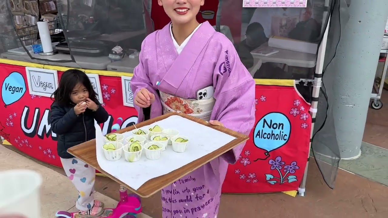 Kimono Mom umami Sauce sampling at Whole Foods img